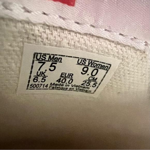 Vans Unisex Pig Suede Shearling Slip On Pink Grey Sneakers Sz W 9 M 7.5 NWT - Picture 16 of 16